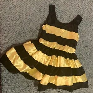 Girls dress bumblebee 🐝 dress size 2T velvet silk